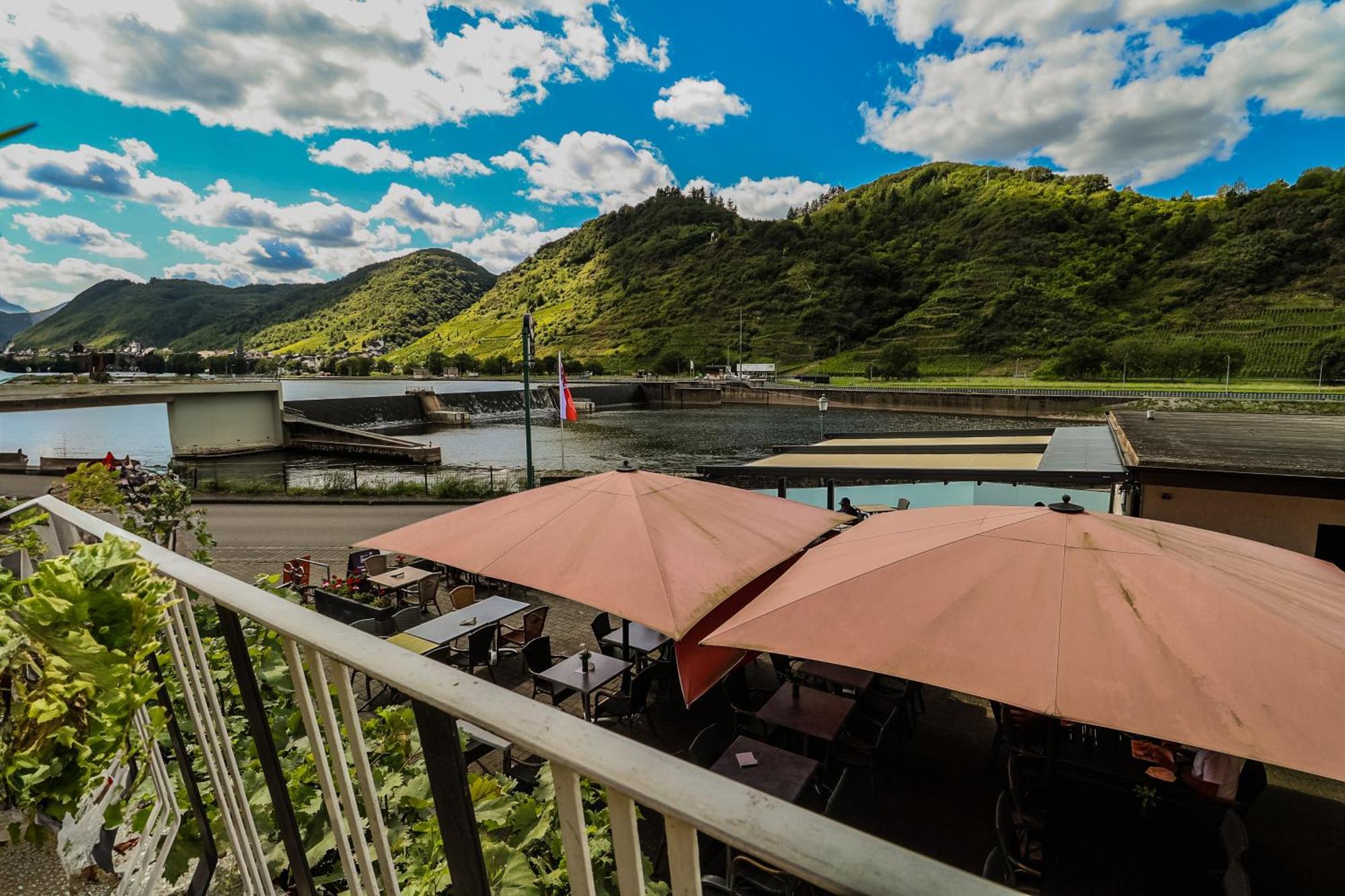 Exklusive Moselidylle: Fewo Mit Traumhaftem Staustufenblick, Netflix, Terrasse Neef Exterior foto