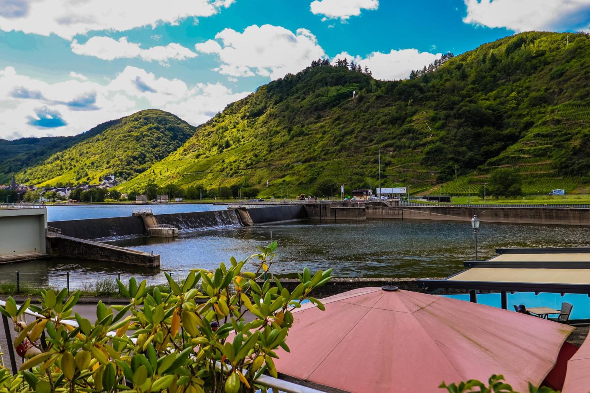 Exklusive Moselidylle: Fewo Mit Traumhaftem Staustufenblick, Netflix, Terrasse Neef Exterior foto